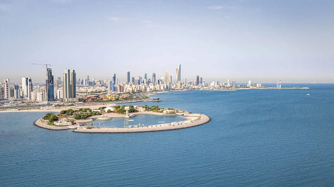 الأرصاد الجوية تتوقع أمطاراً تستمر حتى ظهر الجمعة مع احتمالية تشكل الضباب